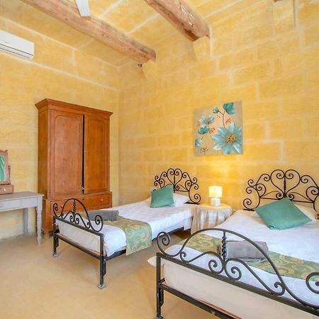 Ghar Ilma IV Holiday Home Santa Luċija エクステリア 写真